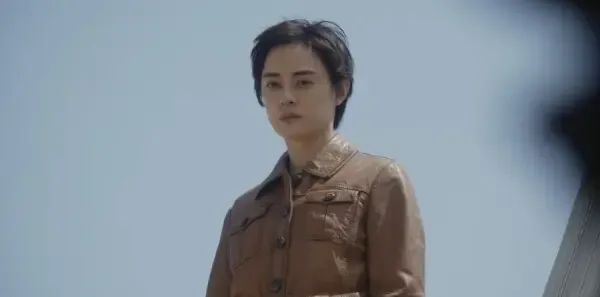 乌云之上第14集剧照