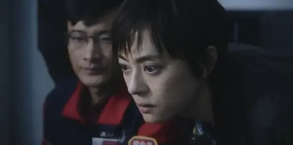 乌云之上第3集剧照