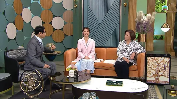 香港资深女星久违回TVB，曾为儿子炮轰前东家，当红时为丈夫移民
