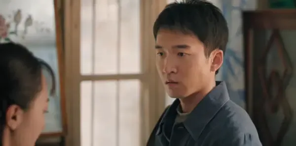 纯真年代的爱情 第26集:方穆扬去餐厅当服务员剧照