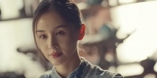 玫瑰丛生 第1集:李晓兮偶遇小贝剧照
