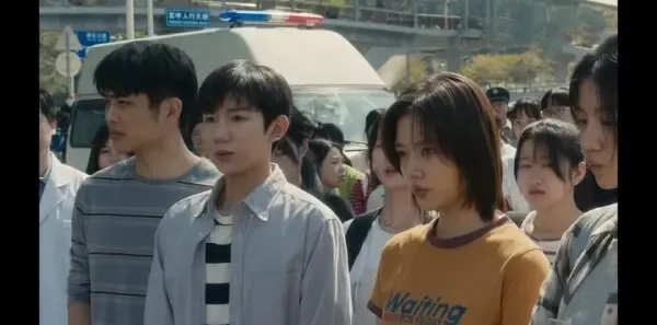 追光的日子 第29集:众人迎接高考成绩剧照