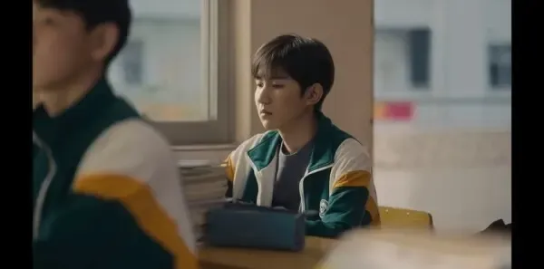 追光的日子 第17集:高远志愿报考华清剧照