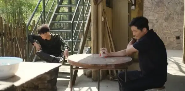 驻站第8集剧照