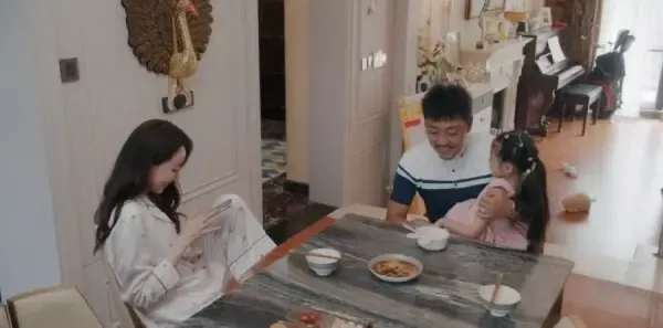 欢乐家长群第11集剧照