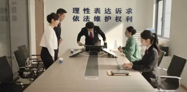 底线第38集剧照