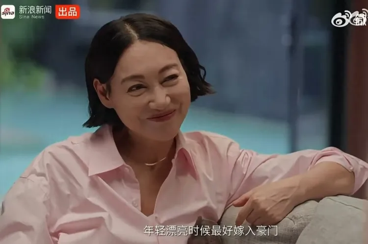 惠英红首谈家事：曾放弃嫁入豪门，只为守护残疾姐姐