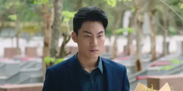 爱上海军蓝 第25集：韩宇航约伍肆唐歆吃饭剧照