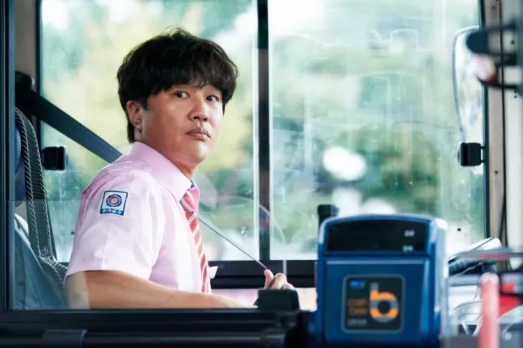 车太铉剧透将在《MOVING异能2》升级开电动公车