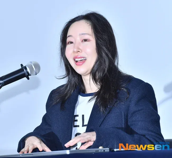 闵熙珍在记者会上表示「愿意为了NewJeans放弃256亿韩元」