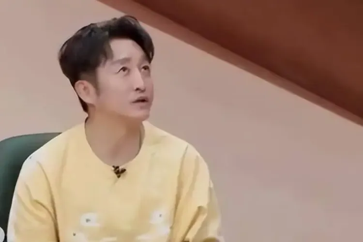 邹市明自曝转型直播：一天站10小时，5个月拿劳模奖