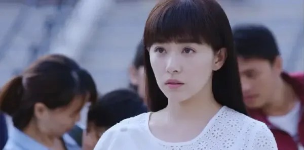 不一样的美男子2 第1集：关昊搭救失忆女孩初夏 三年前事故扑朔迷离剧照