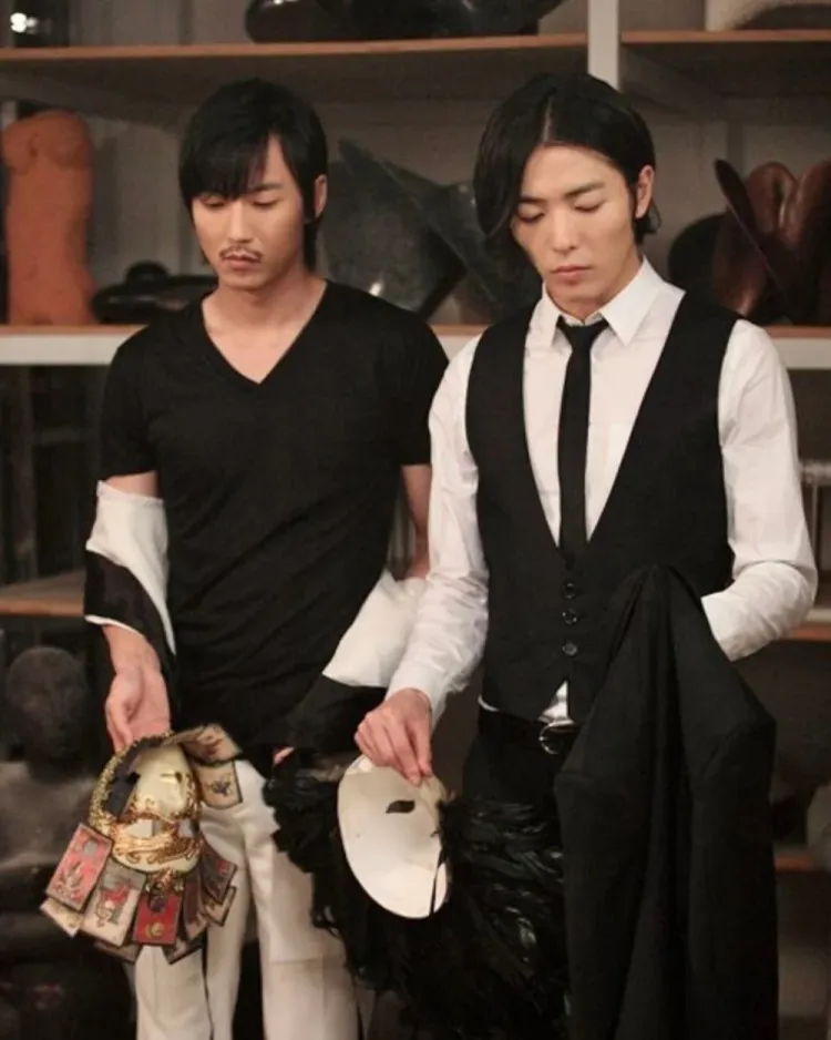 金南佶与金材昱曾于2010年合作《坏男人》