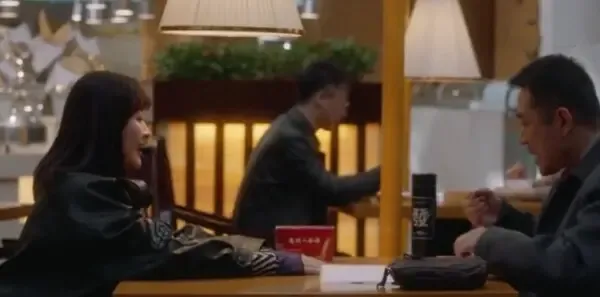 在你的冬夜里闪耀 第9集：郑英俊差点落入骗局剧照