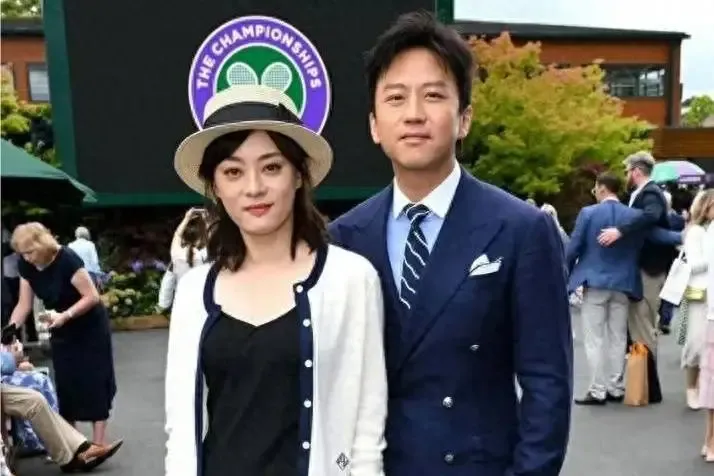 孙俪在英国终于变时尚了，一身贵族穿搭好显贵，女人果然要打扮