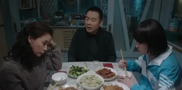 在你的冬夜里闪耀 第3集：郑达前继续想办法逃离剧照