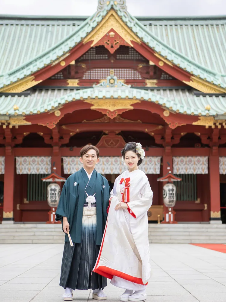 谷垣健治昨日(23日)宣布与日本女演员藤本露娜结婚。(IG图片)