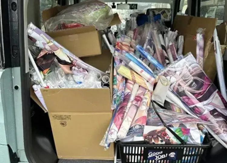 这就是宅男的终极浪漫！日本小说家收到朋友临终留下240盒模型