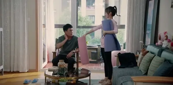 东八区的先生们第37集剧照