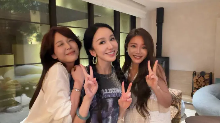 “爱情公寓三美”重聚！娄艺潇晒与李金铭邓家佳聚会照：“姐妹来家里聚会，好开心”