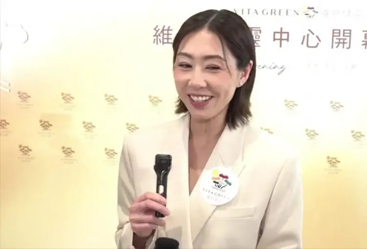 TVB视后离巢半年冲乐坛，开公司圆27年歌手梦，医生老公出资力撑