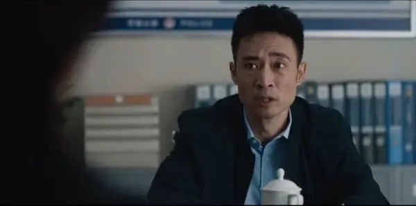 剥茧第12集剧照