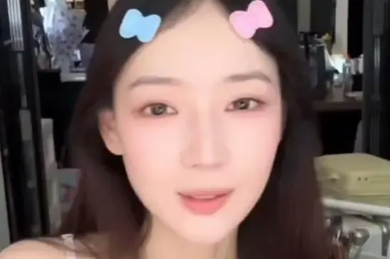 秦牛正威自曝咖位太小在娱乐圈赚不到钱