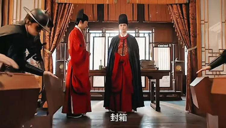 赵凌带人前往户部喻阁老公署收走安州盐运帐本。(《花开锦绣》电视剧截图)