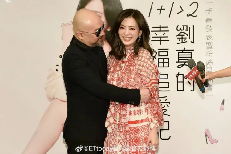 刘真丈夫辛龙在社媒发文感慨：女儿会逛街了，我只能等