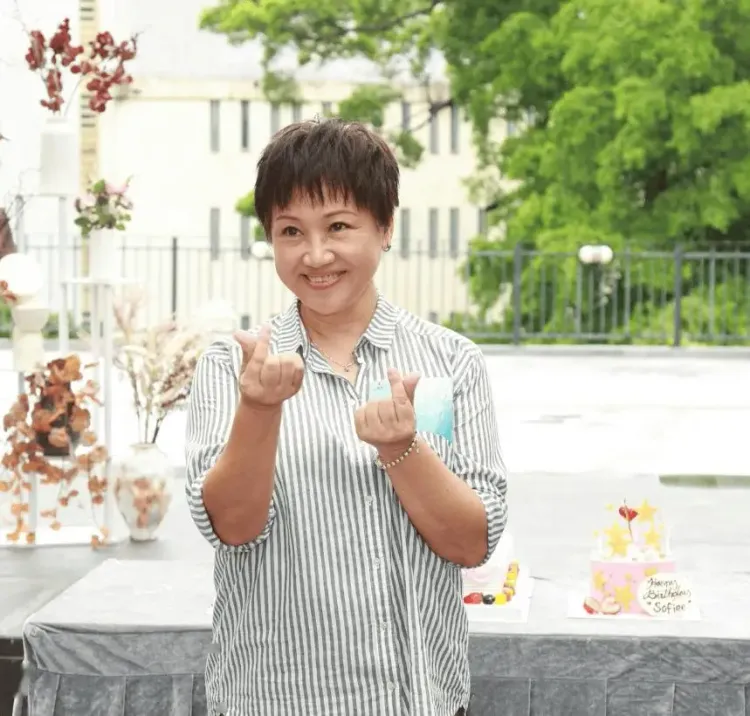 TVB“傻姑”陈安莹近照曝光！65岁仍保持娃娃脸！与男友相恋40年不结婚