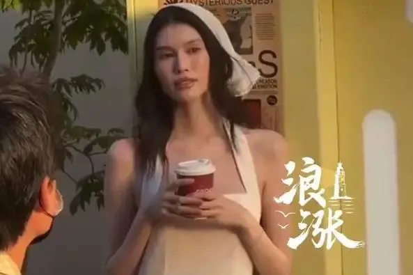 何穗回应妊娠纹相关问题：“以我的认知，孕期控制血糖、体重，对妊娠纹都有很大的影响”