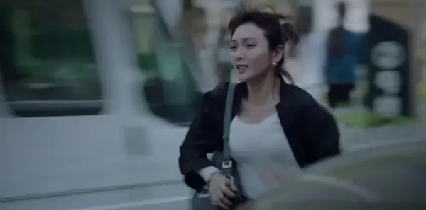 真爱的谎言之破冰者 第1集:寻访靳远调查真相剧照