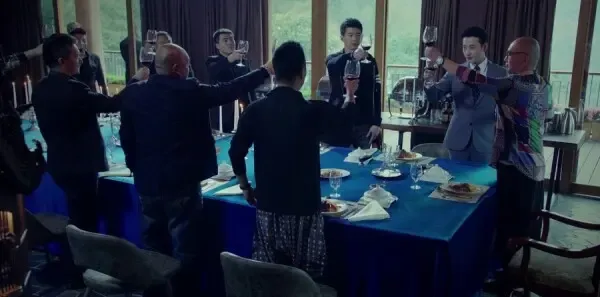 真爱的谎言之破冰者 第16集:逗逗惹怒蔡炳坤 靳远亮明“双面间谍”身份剧照