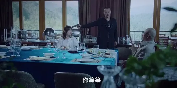 真爱的谎言之破冰者 第16集:逗逗惹怒蔡炳坤 靳远亮明“双面间谍”身份剧照
